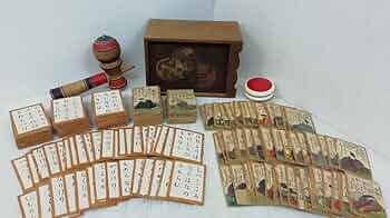 百人一首 かるた 木箱付き：古玩具 Amazon.co.jp: 年代物 小倉百人一首 かるた 木箱入り カルタ